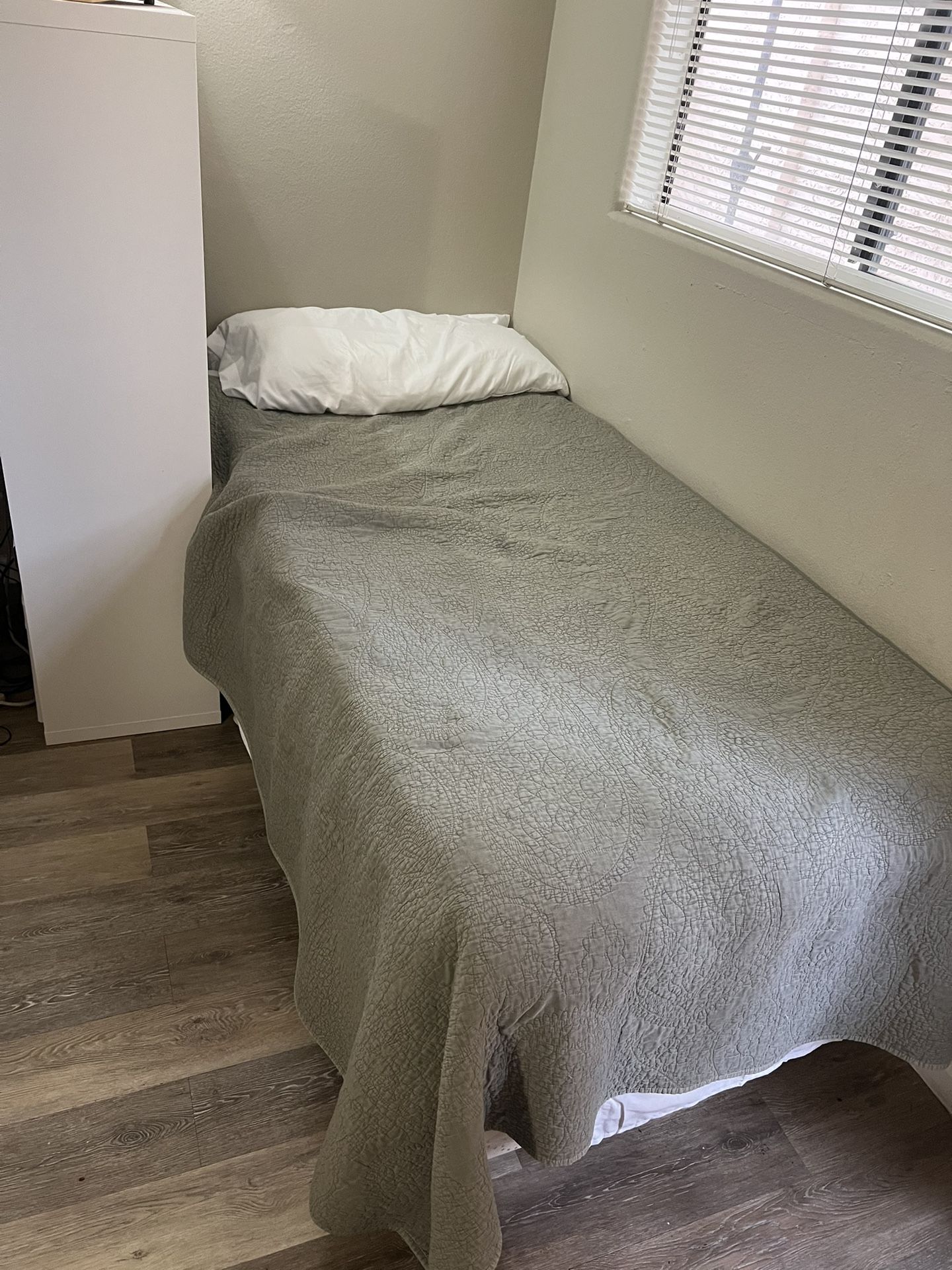 Twin Bed