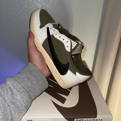 Travis Scott Jordan 1 Low Medium Olive Size 10.5 US