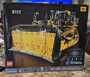 Lego Technic 42131 CAT D11 (disassembled)