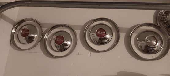 50 Pontiac hubcaps
