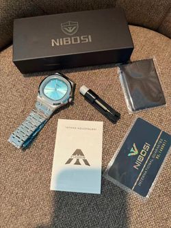 Brand New Men's Analog Quartz Watch