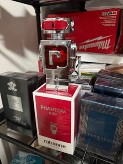 Phantom in red