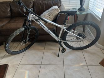 Schwinn https://offerup.com/redirect/?o=bXQuYmlrZQ==