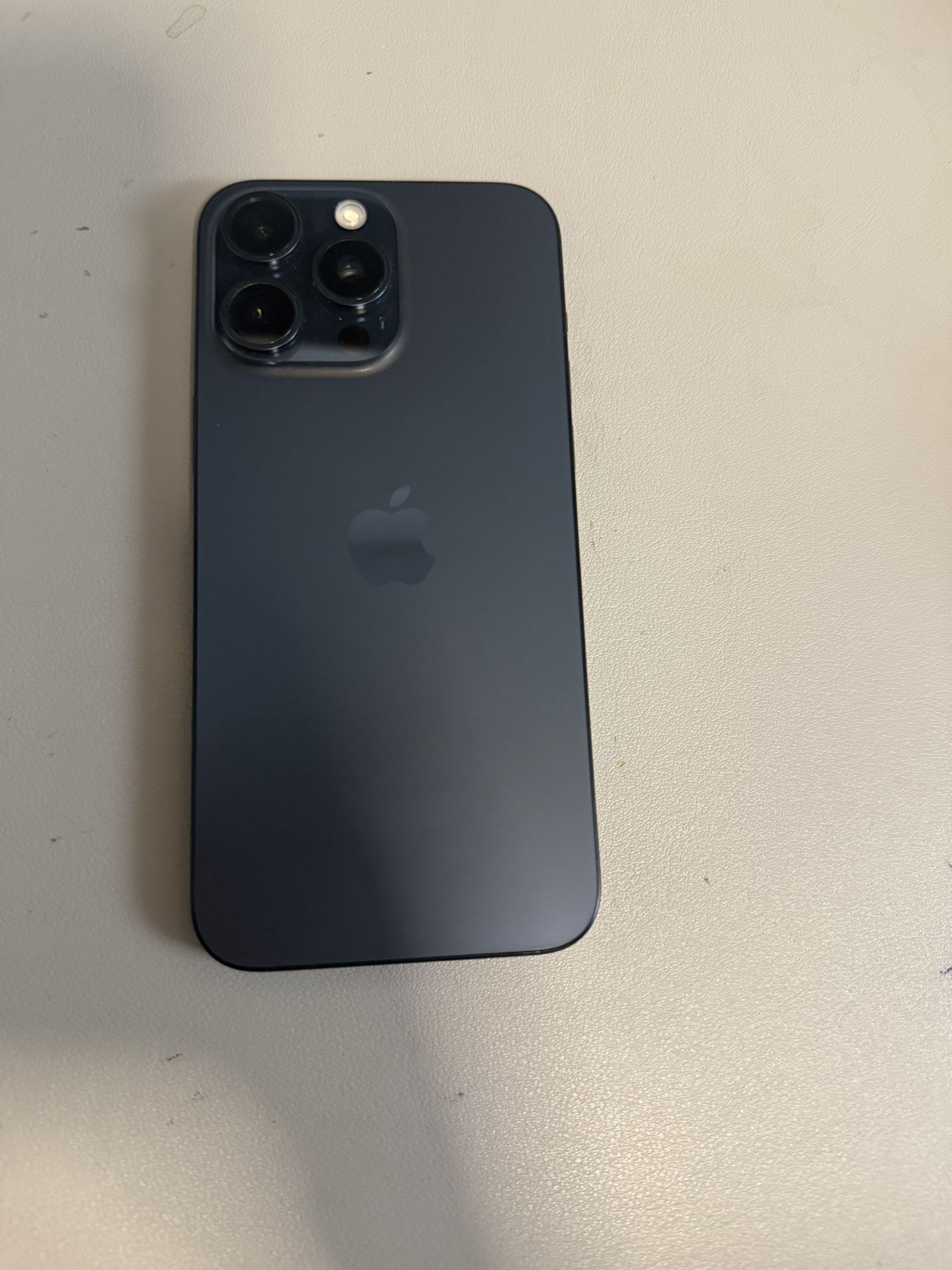 iPhone 15 Pro Max 256GB - Unlocked