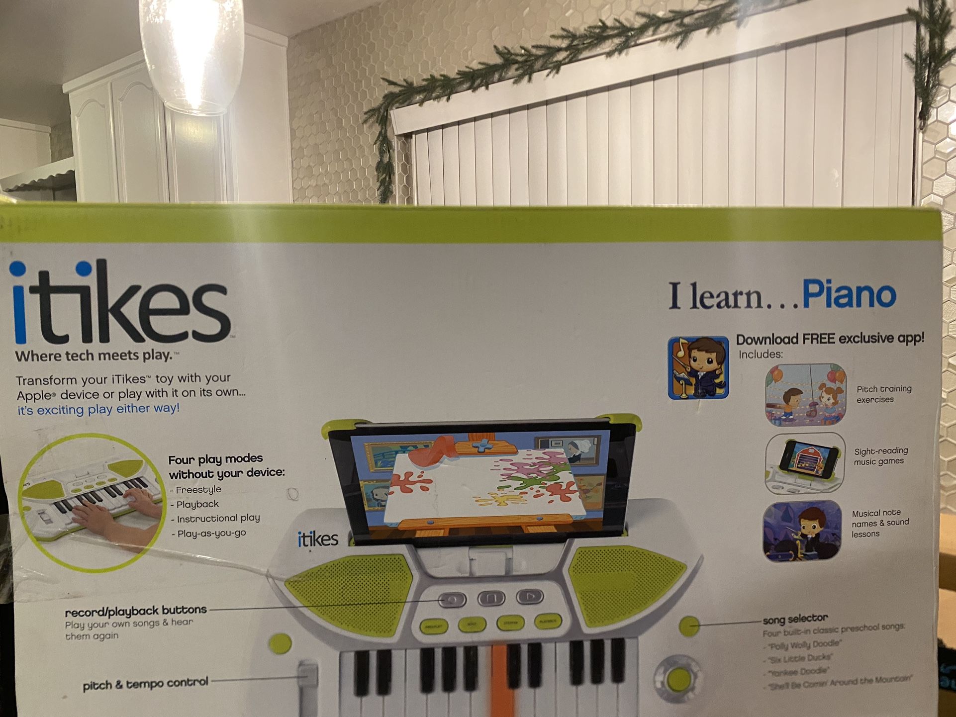 ITIKES PIANO CAN BE USED WITH APPLE PRODUCTS IPAD OR IPHONE NEW