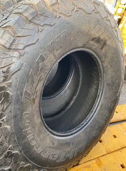 37x12.5R17