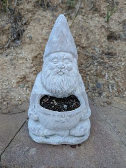 Garden Gnome Planter Statue