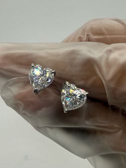 VVS1 Moissanite Earrings Heart Cut 2 Carat S925 silver