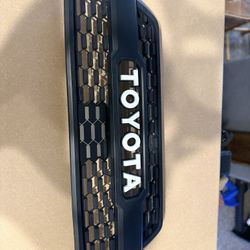 2016-2023 Toyota Tacoma OEM TRD PRO Grille Insert PT(contact info removed)0 Some Clips Missing