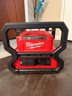 New Milwaukee M18 Carry-On Lithium-Ion Power