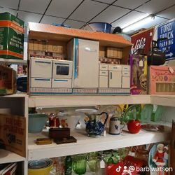 Antiques, Toys,Vintage, Vinyl, Christmas, Glassware 