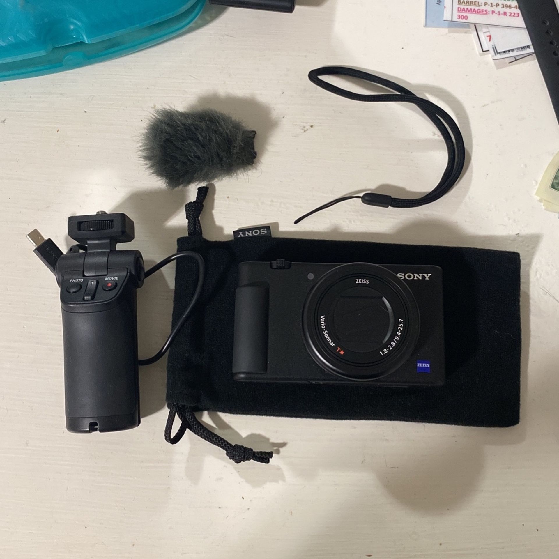 Sony Zv-1 Camera + Handle For Vlogging