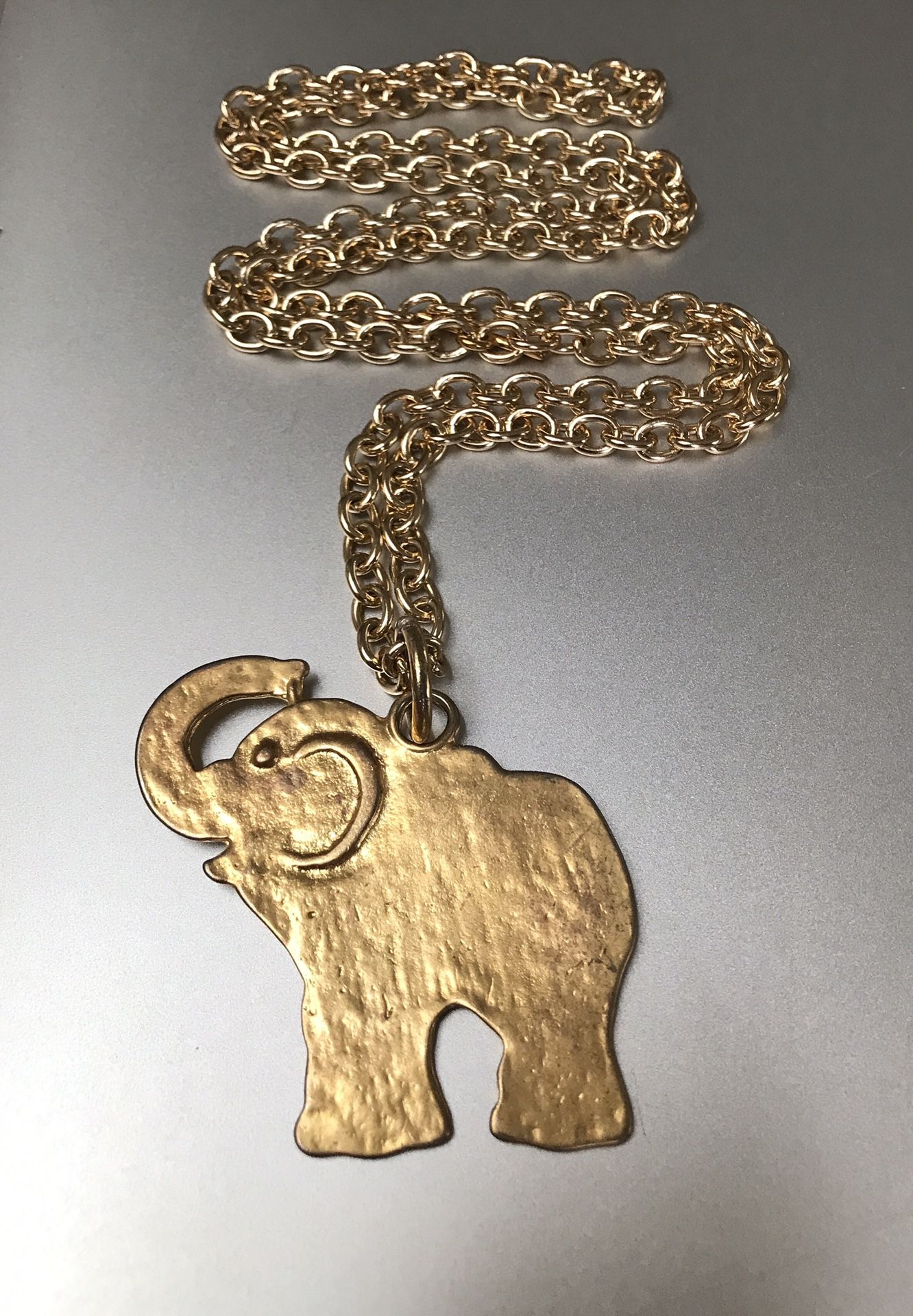 Vintage Gold Tone Large Elephant Pendant Chain Necklace 