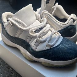 Jordan 11 Retro Low