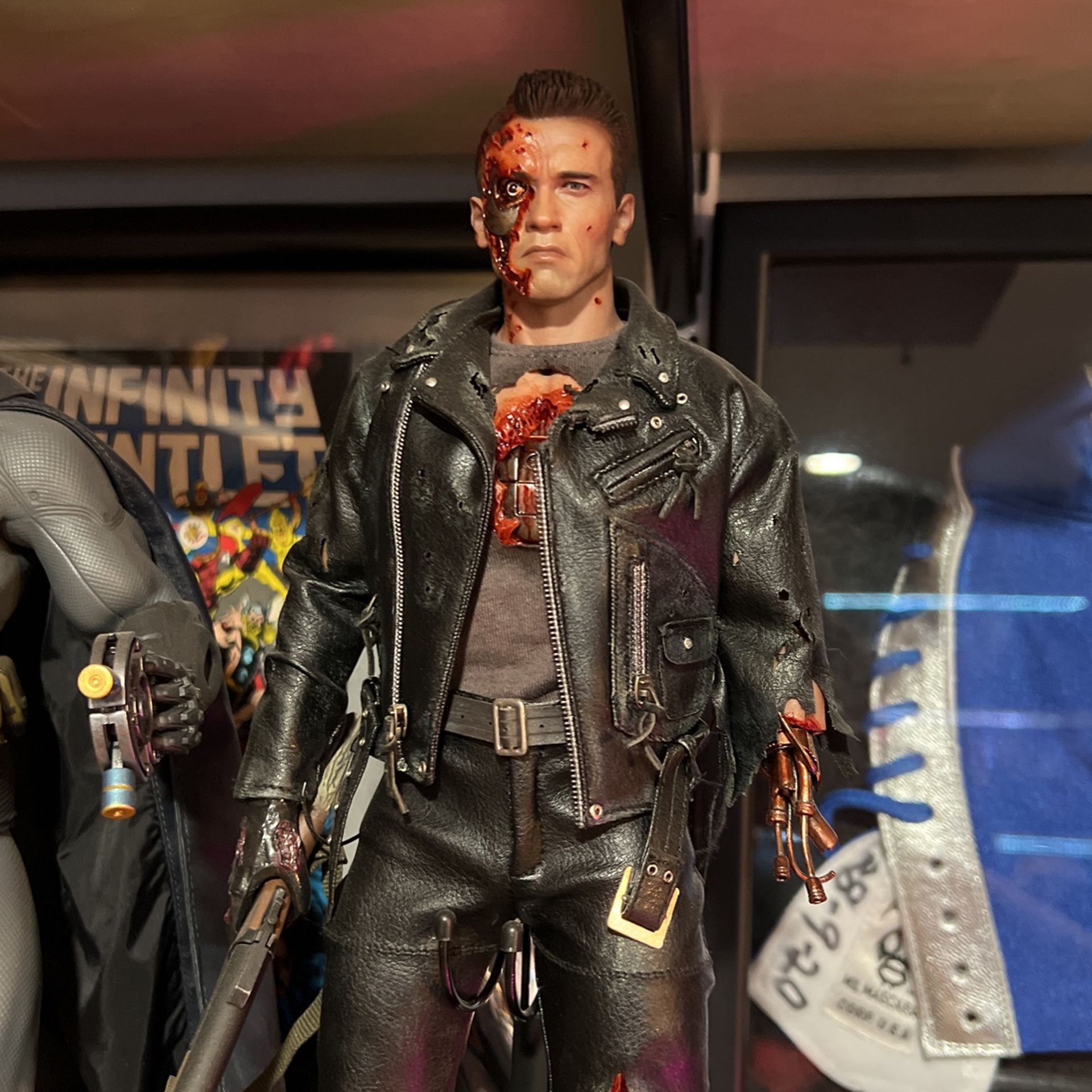 Hottoys Terminator DX13
