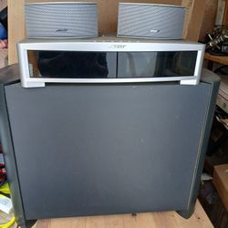 Bose Speakers  Good Condition 