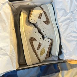 Air Jordan 1 Mid  SE 