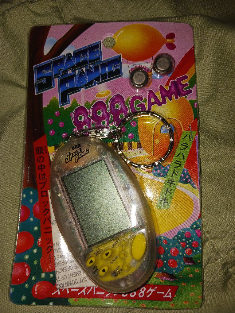 VTG Pocket Game Keychain 888 Space Panic Nintendo Mini Classics Sega Taito NEW
