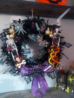 HALLOWEEN WREATHS HANDMADE $20.00 EACH