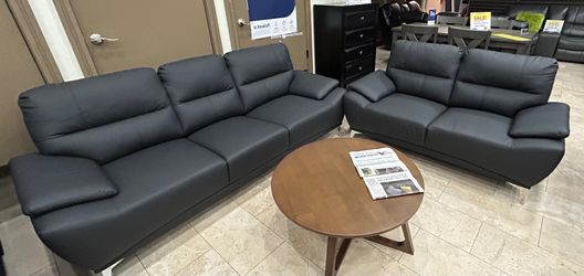 Valencia living room $699