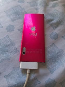 Ipod w/ camera and charger