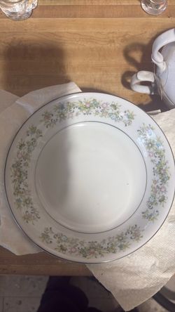 Montgomery soup dish