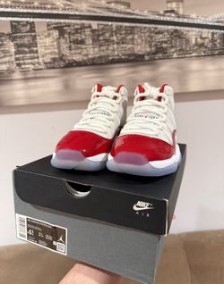 Jordan 11 Cherrys size 4.5Y