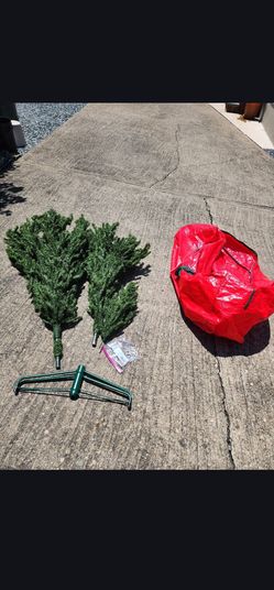 Christmas Tree & Accessories