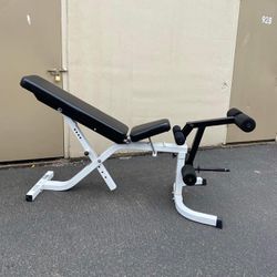 Weight Bench With Leg Extension 