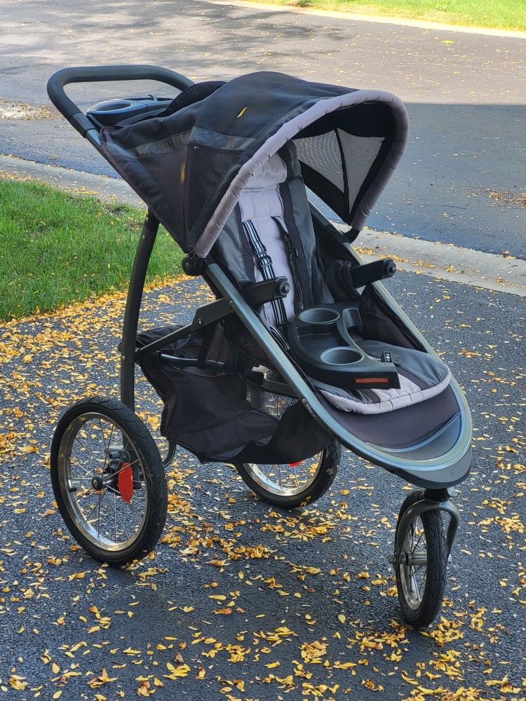 Stroller -Jogger travel system Graco