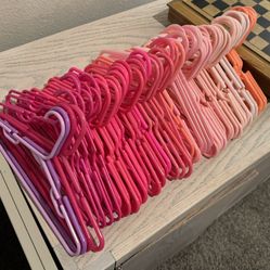 Plastic Clothes Hangers Set Of 75 Baby/Toddler/Kids Pink/Purple/Peach Hangers