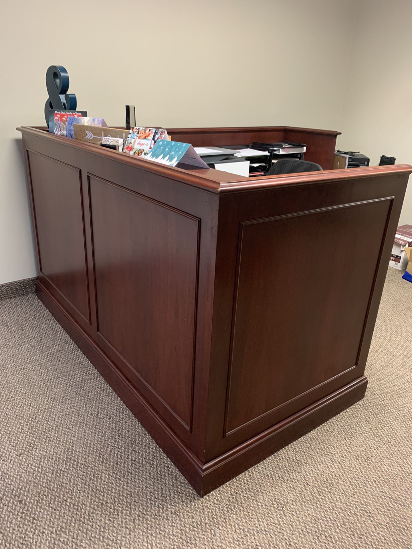 Front Office/Receptionist Desk