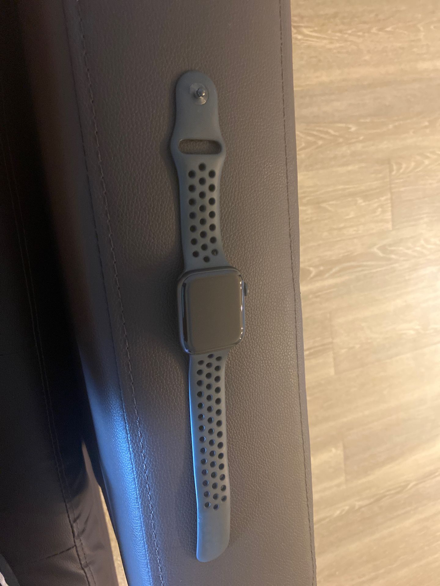 Nike Apple Watch Series 5 GPS +Cellular Space Gray 44m