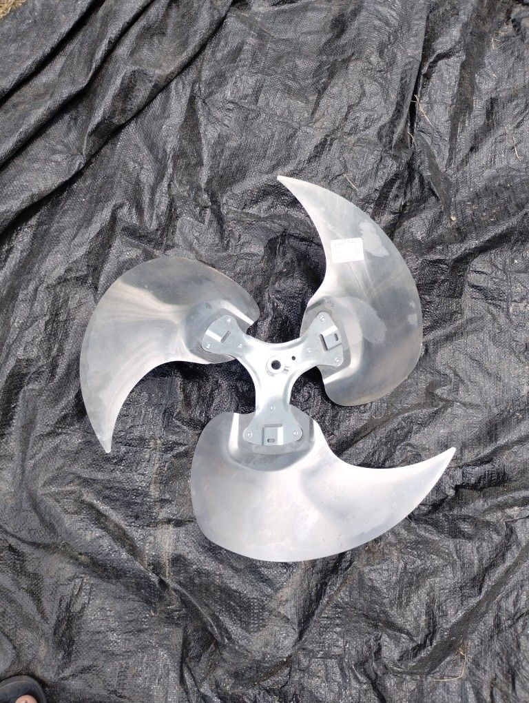 Packard #R32017 Revcor 20" Aluminum Fan Blade/3-Blade Fixed Hub Blade