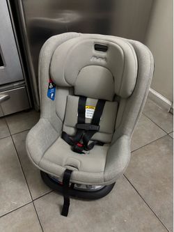 Nuna Revv car seat