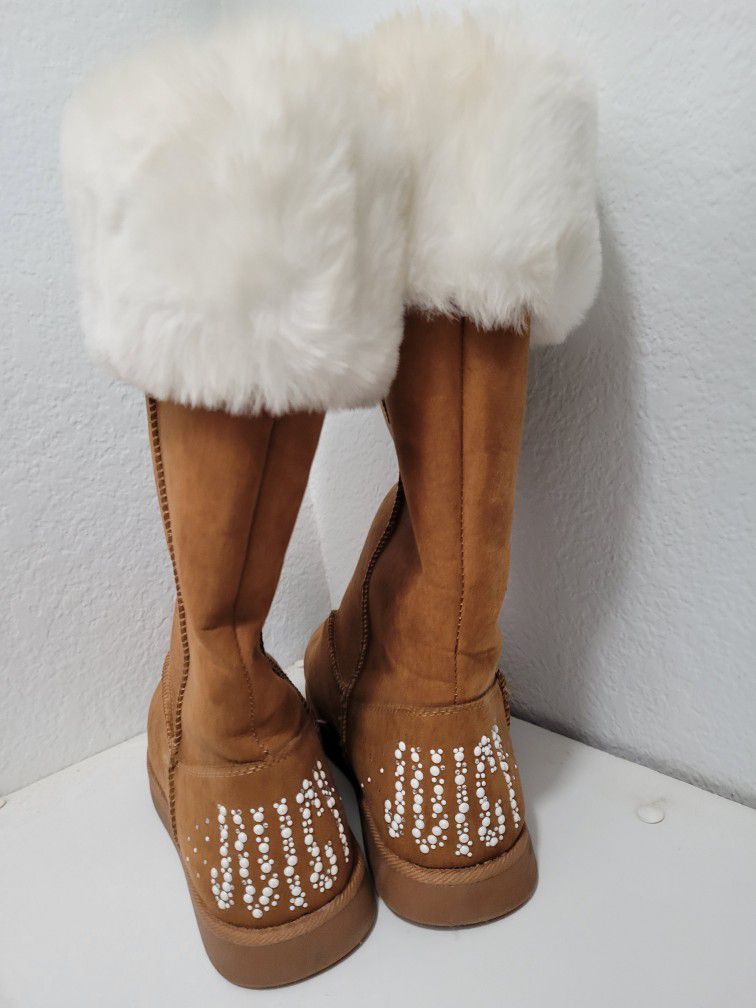 JUICY  COUTURE  Boots With Fur Size 8