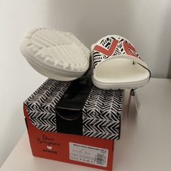 Crocs Drew Barrymore 