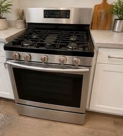 Samsung 30" Stainless Steel Gas Range