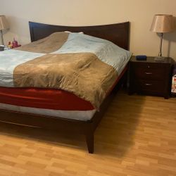 California King Bed, Box, Both King and Queen Matresses