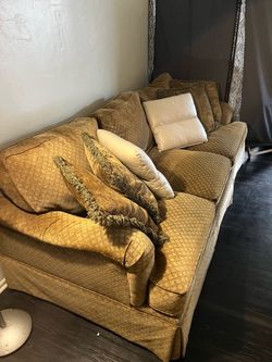 2 sofás bien cuidados $80 por los 2
