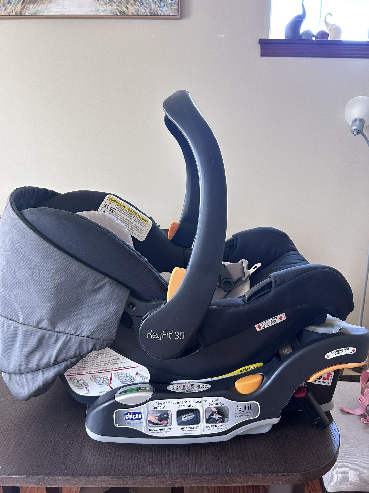 Chicco Keyfit 30 Infant Car Seat With Base