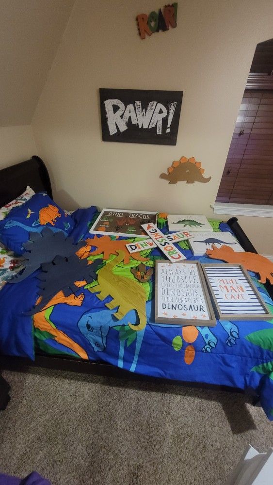 Boys DINOSAUR room Decor