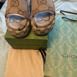 Selling My Brand New Gucci Slides 