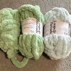 Loops & Threads fluffy chenille