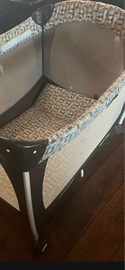 Graco playpen, tub and high chair