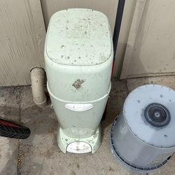 Baby trashcan for diapers