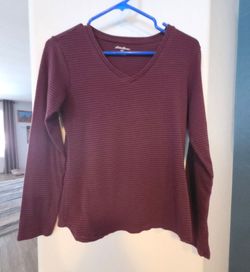 Eddie Bauer Women’s Burgundy Striped V-Neck Long Sleeve Top Size M
