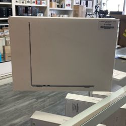 13” MacBook Air M4 Chip 16 GB/ 256 MB 