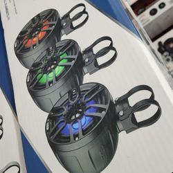 DS18 Bluetooth 8" Tower Pair 