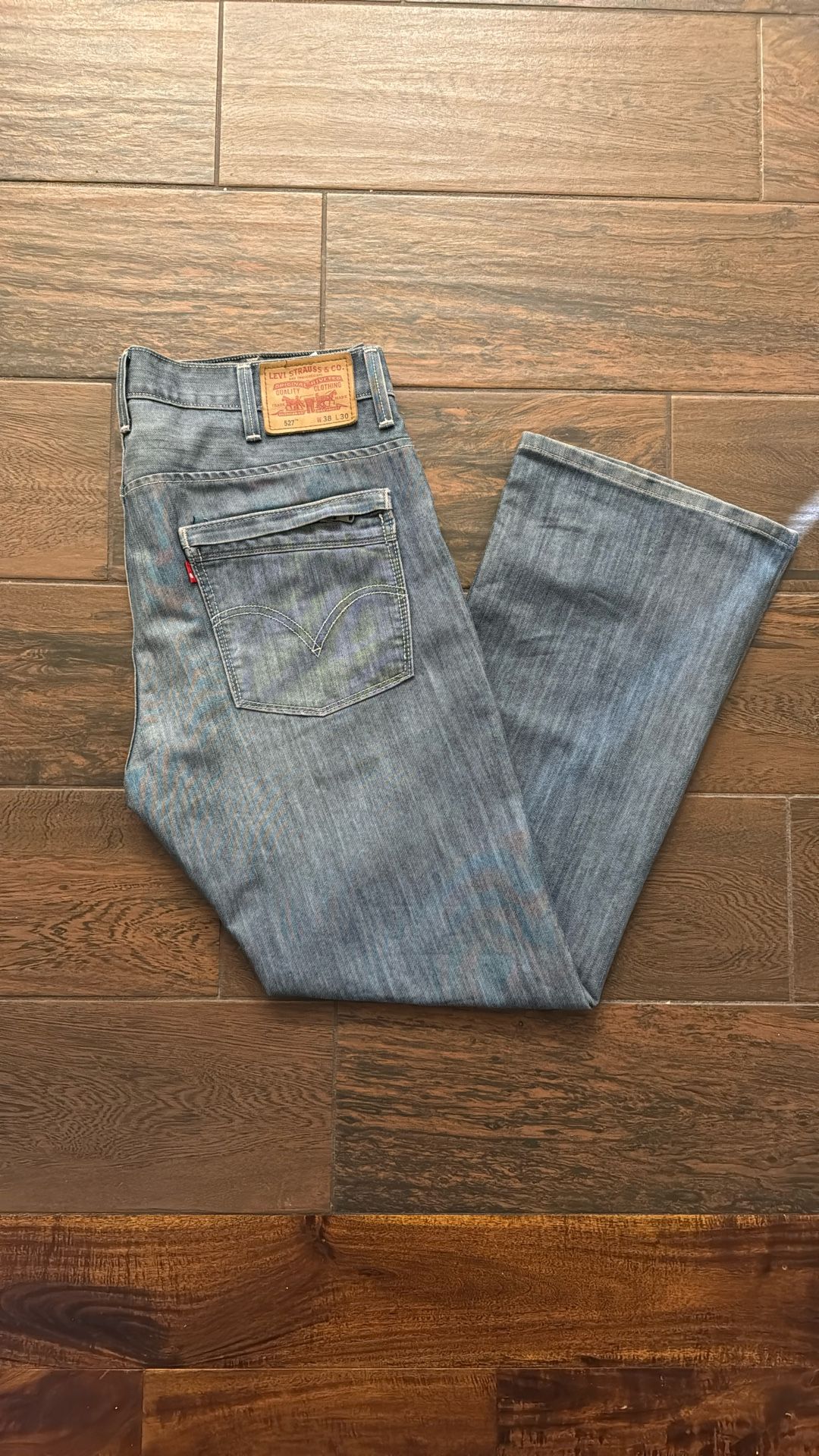 Like New Levi’s 527 38W 30L